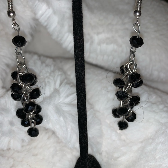 4 pairs of woman earrings - Picture 7 of 14